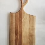 mango wood chopping board with easy grip handle